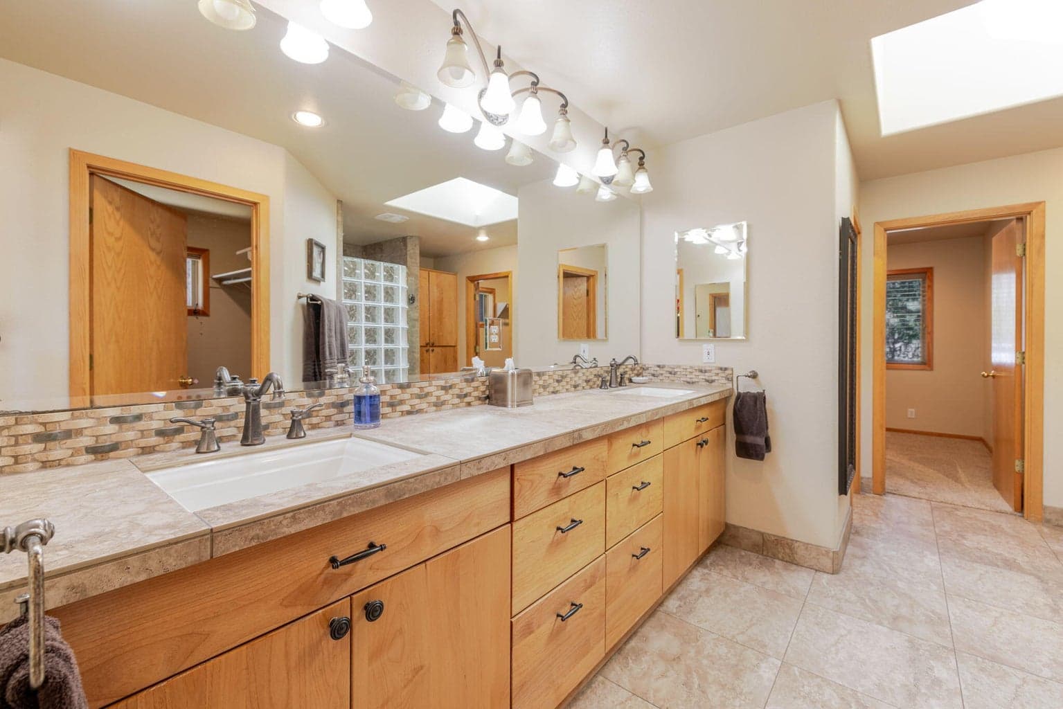 Photo of 58160 McNary Lane 17 of 48