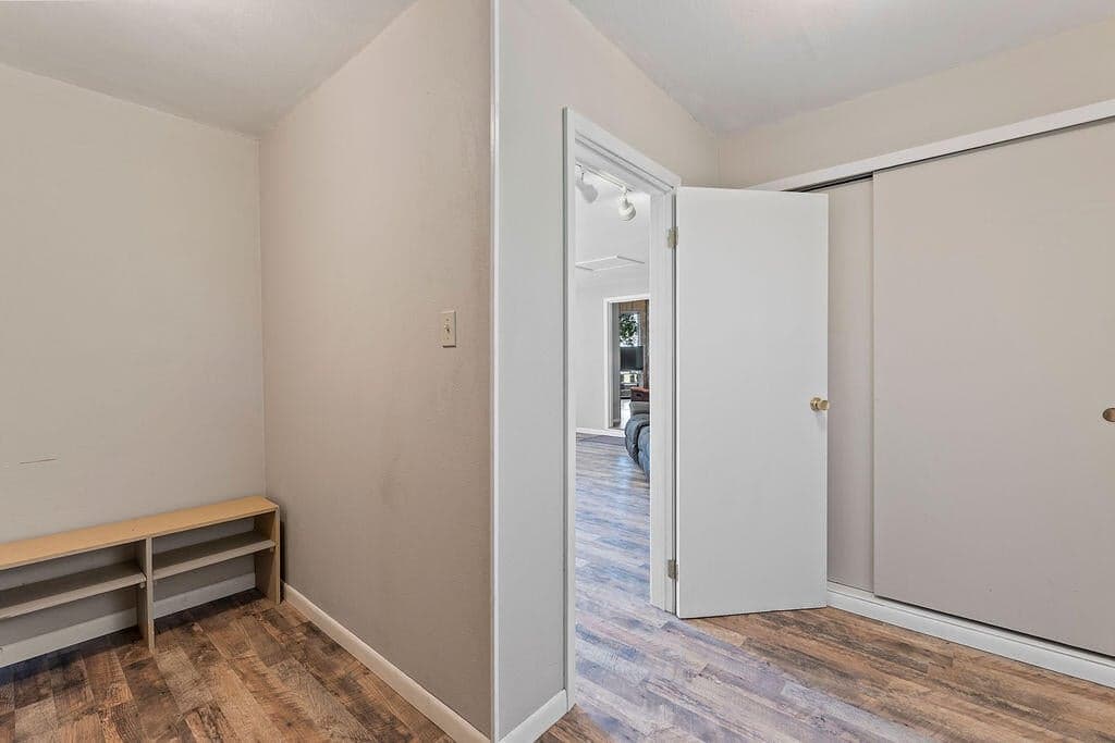 Photo of 2261 NE Sunrise Lane 17 of 42