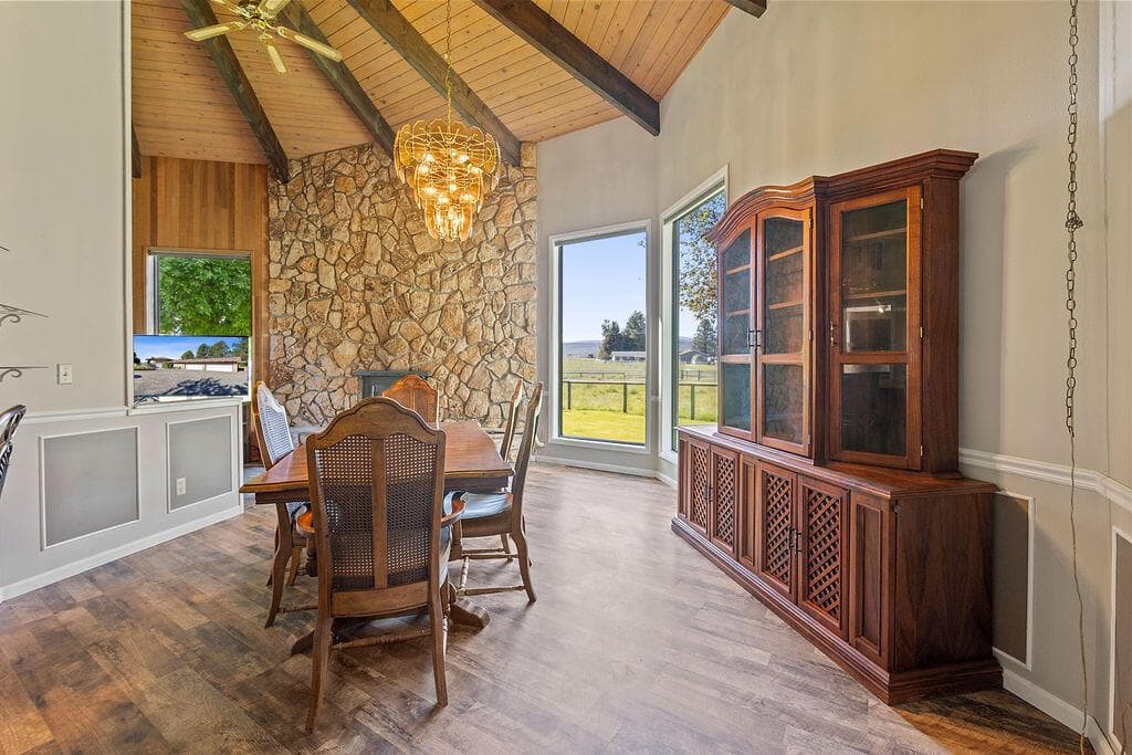 Photo of 2261 NE Sunrise Lane 13 of 42