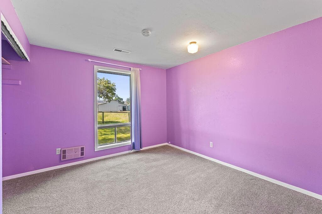 Photo of 2261 NE Sunrise Lane 23 of 42