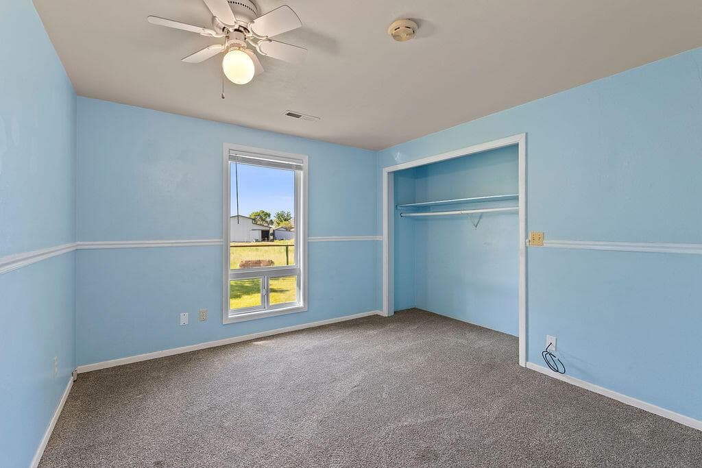 Photo of 2261 NE Sunrise Lane 24 of 42