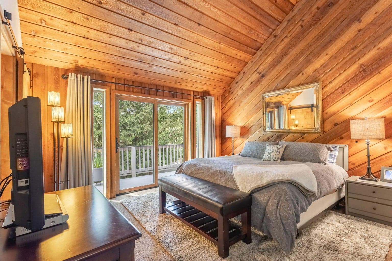 Vaulted Primary Bedroom en-suite