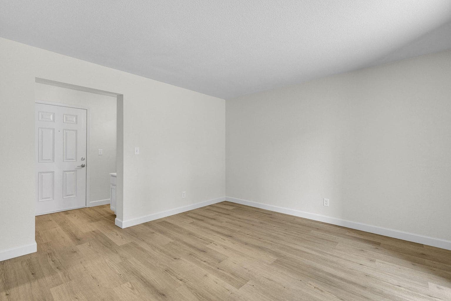 Photo of 1565 NW Wall Street 18 of 34