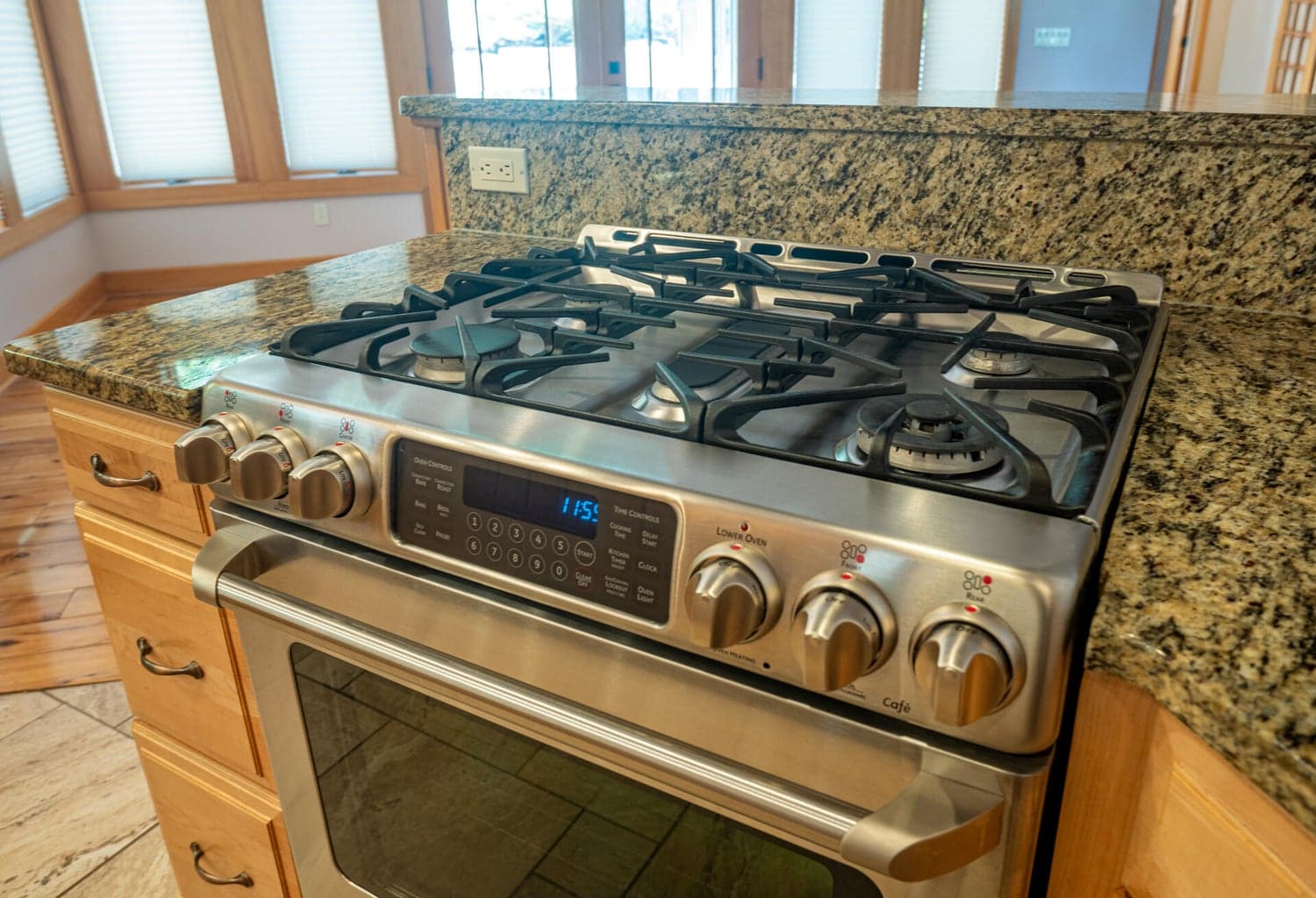 Photo of 3145 NW Colonial Drive 14 of 46