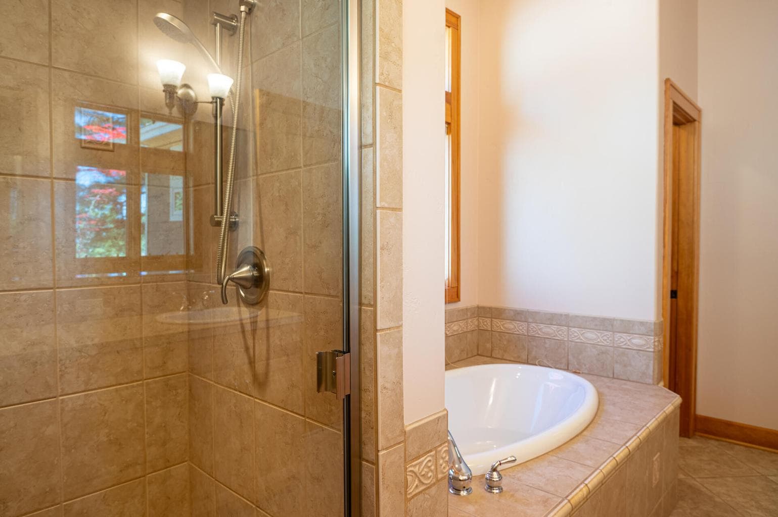 Photo of 3145 NW Colonial Drive 21 of 46