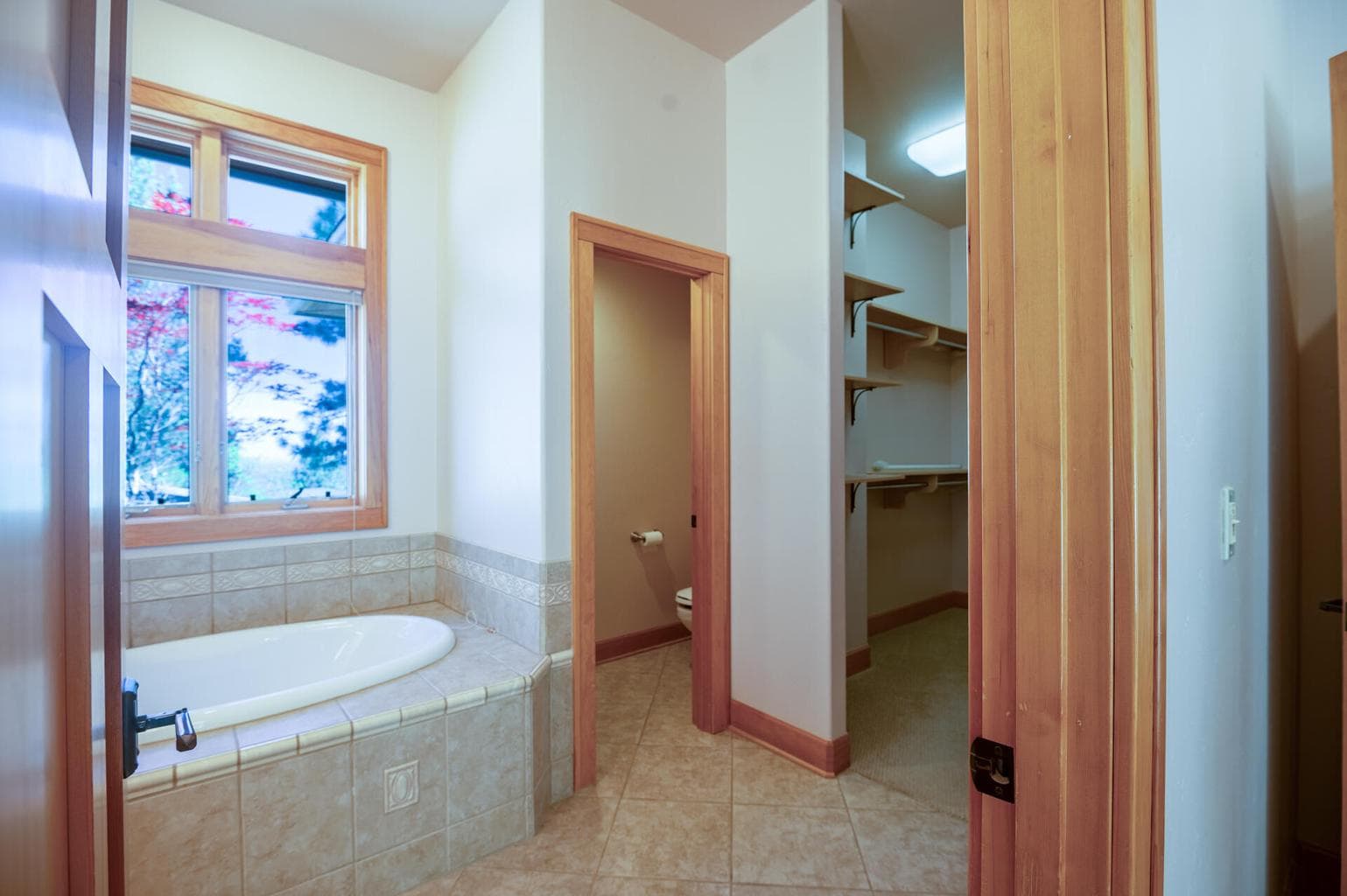 Photo of 3145 NW Colonial Drive 24 of 46