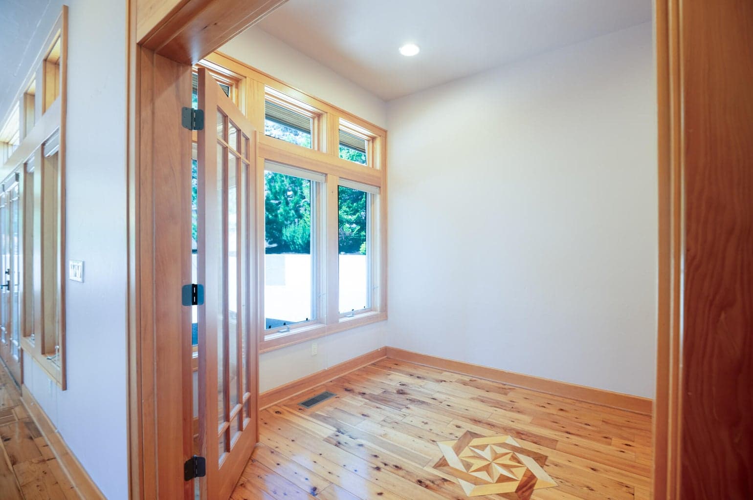 Photo of 3145 NW Colonial Drive 15 of 46