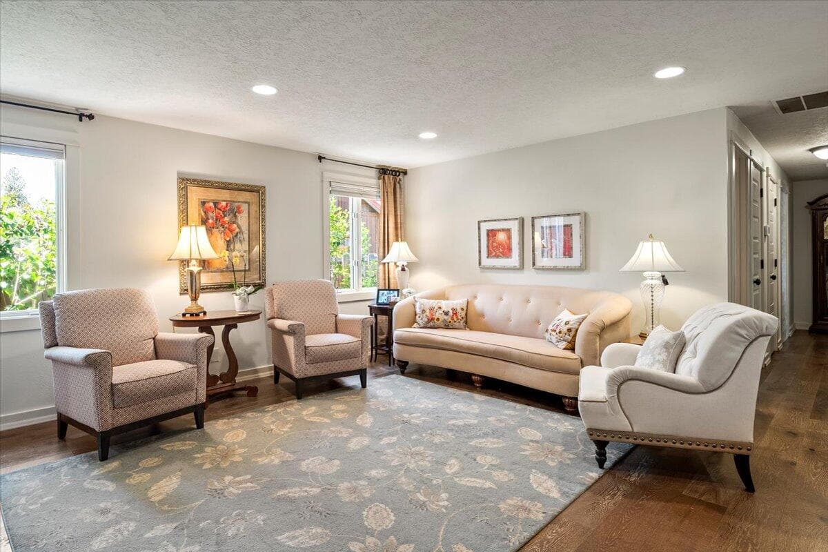 Photo of 325 E Washington Avenue 8 of 50