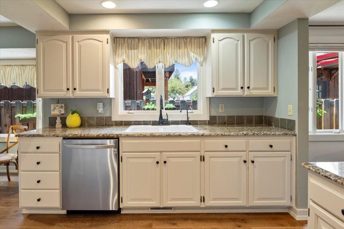 Photo of 325 E Washington Avenue 16 of 50