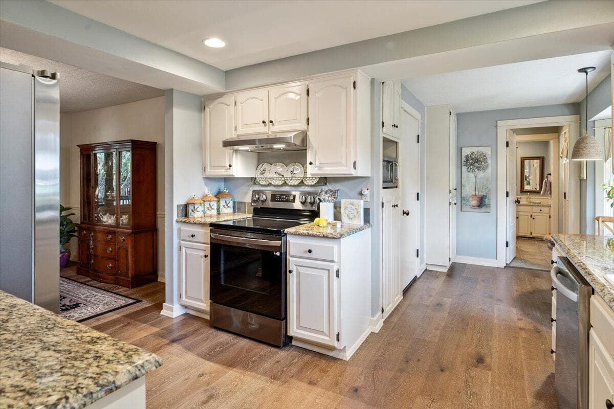 Photo of 325 E Washington Avenue 18 of 50