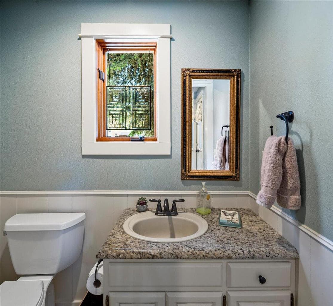 Photo of 325 E Washington Avenue 24 of 50