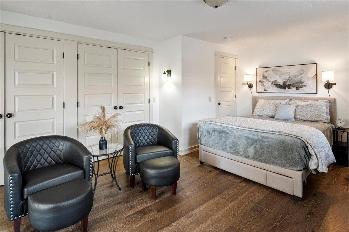 Photo of 325 E Washington Avenue 31 of 50