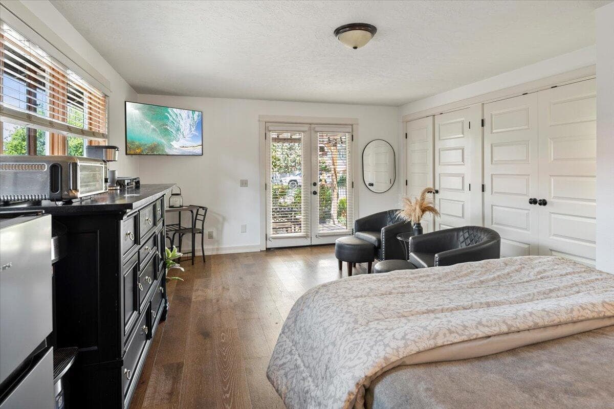 Photo of 325 E Washington Avenue 33 of 50