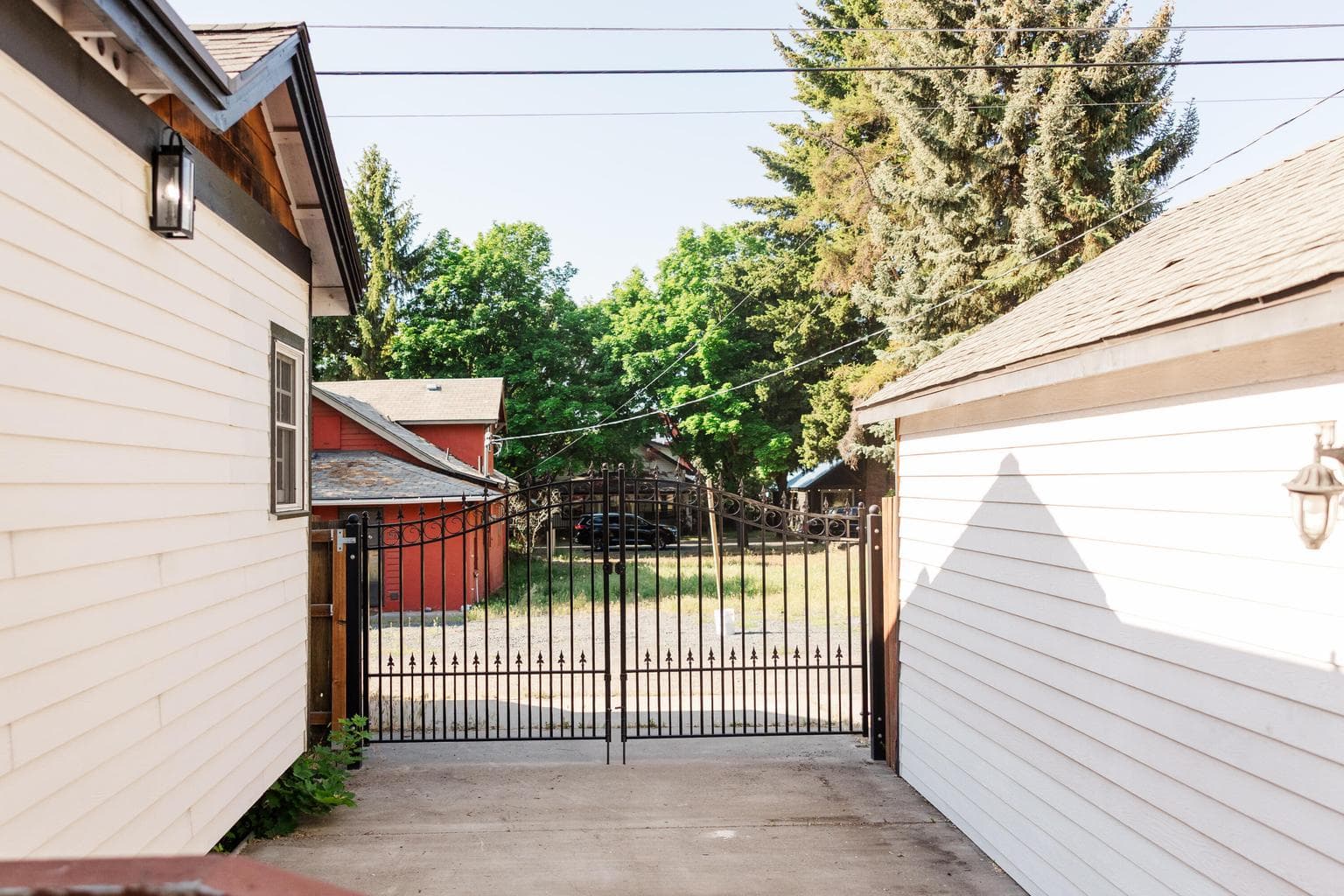 Back gate to driveway