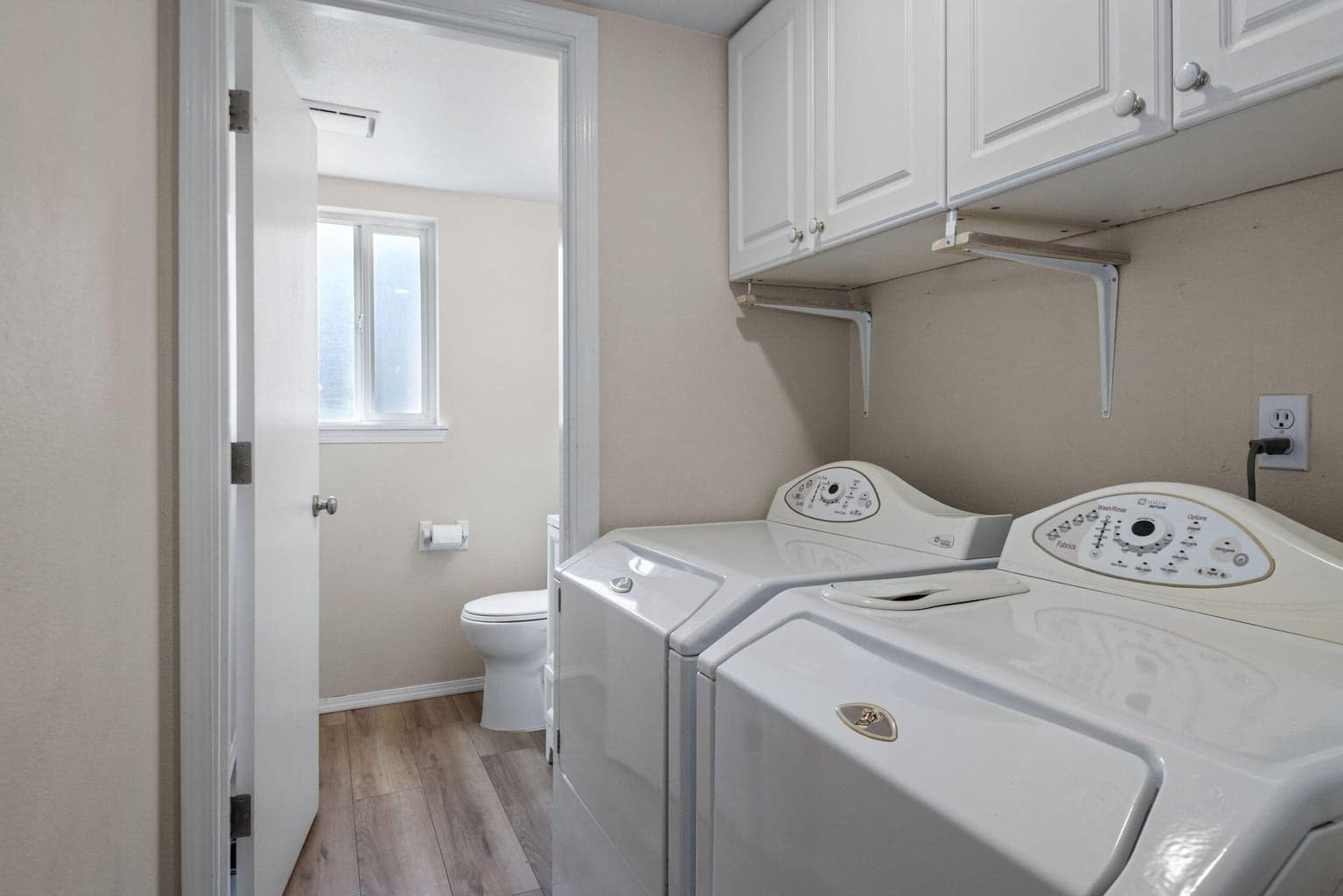 Photo of 1131 NE Locksley Drive 10 of 23