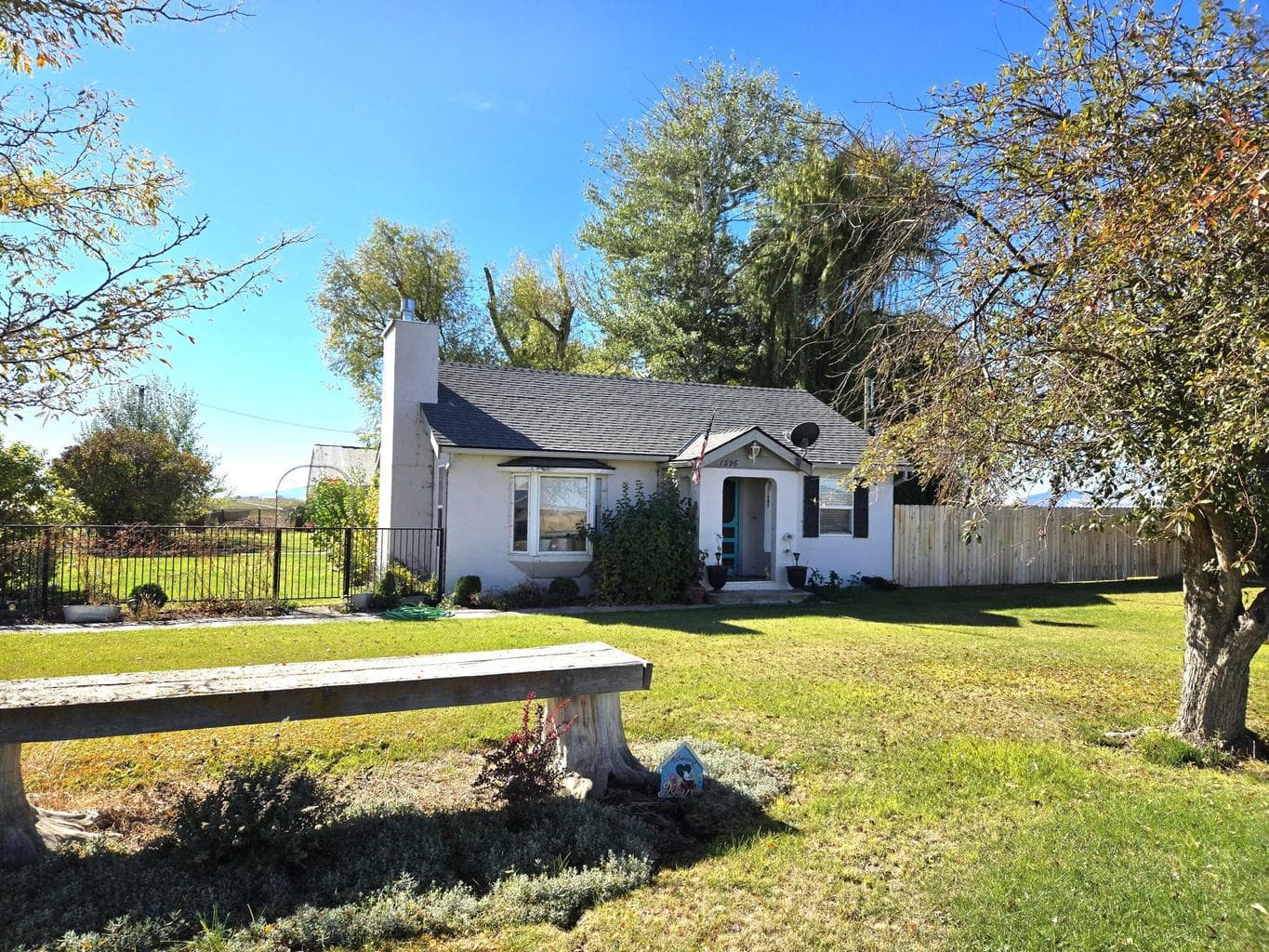 1896 Co Rd105, Tulelake, 96134