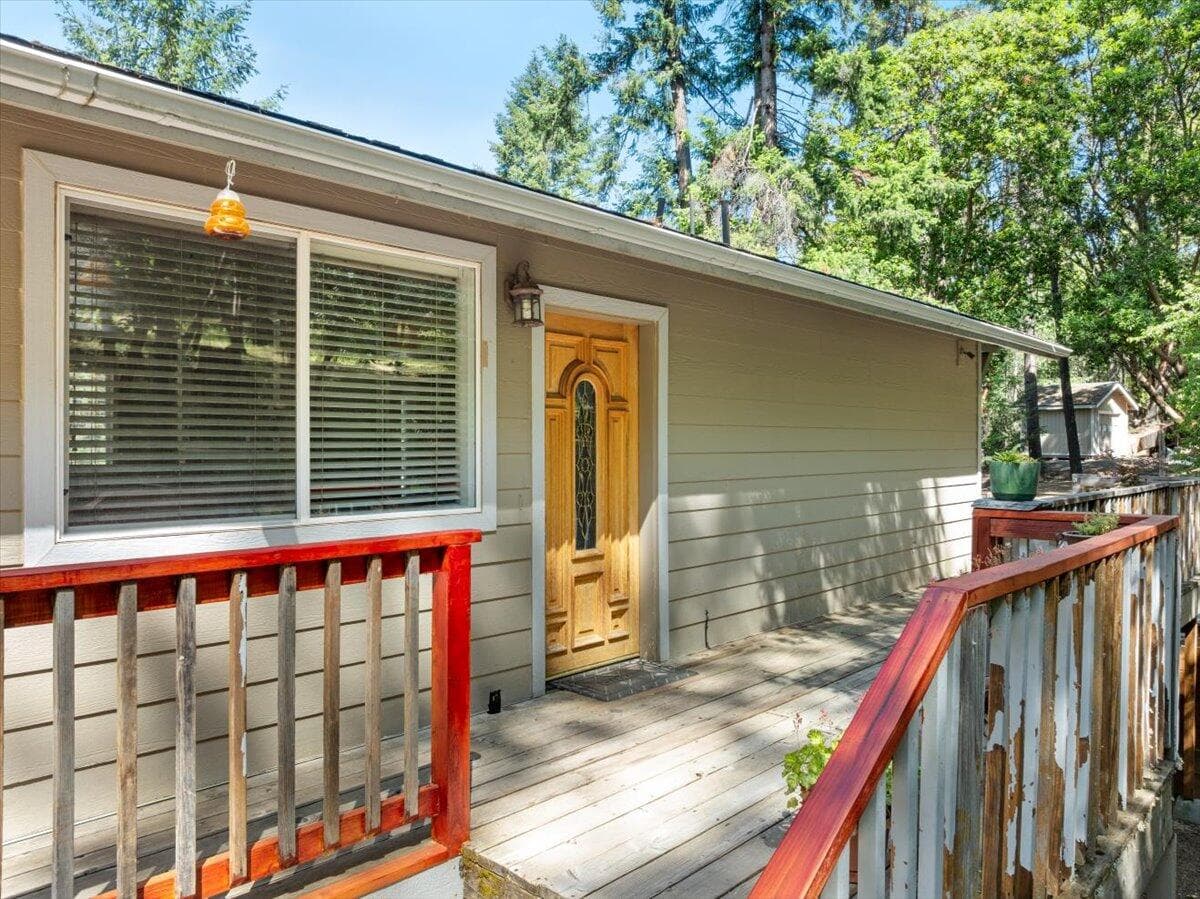 Photo of 6041 Sterling Creek 4 of 46