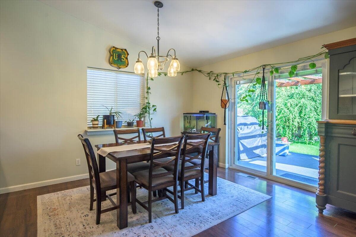 Photo of 2201 SW Stonehedge Court 12 of 35