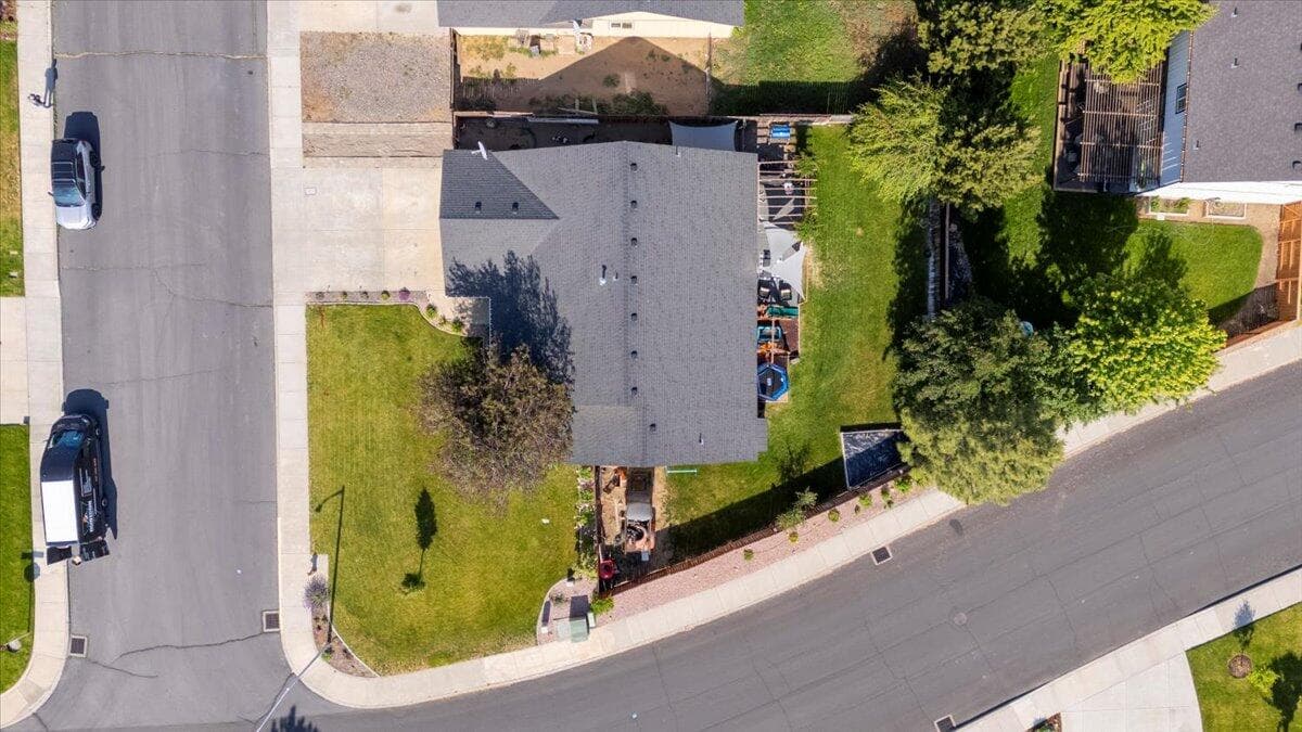 Photo of 2201 SW Stonehedge Court 34 of 35
