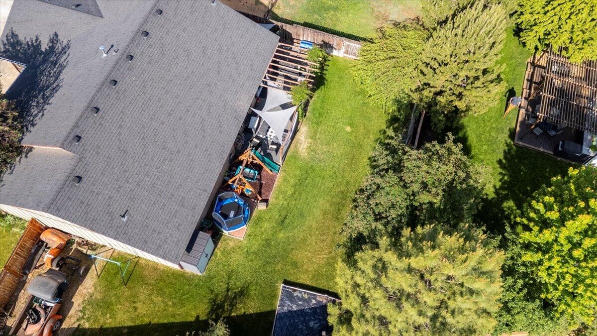 Photo of 2201 SW Stonehedge Court 35 of 35