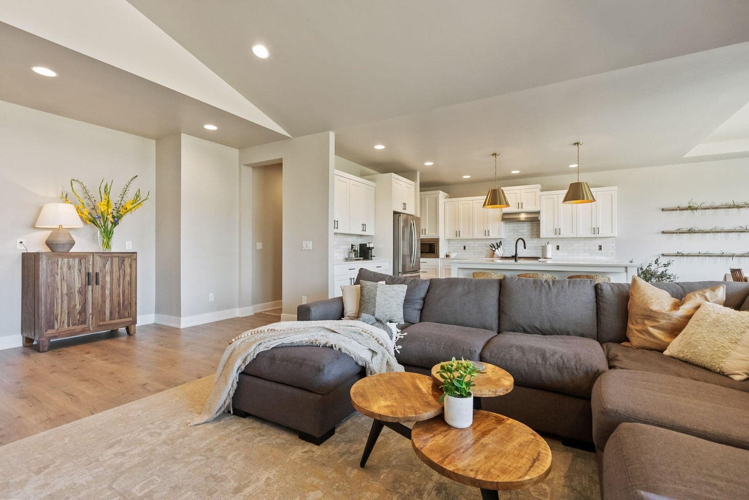 Photo of 3639 NE Desert Juniper Lane 15 of 52