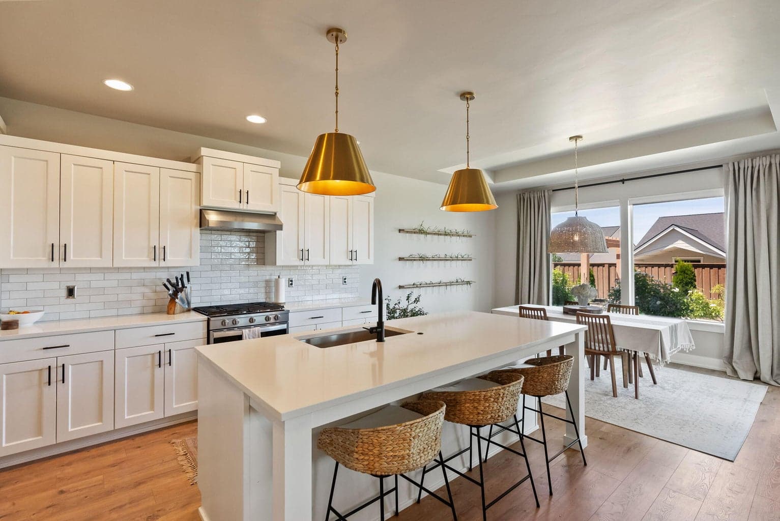 Photo of 3639 NE Desert Juniper Lane 19 of 52