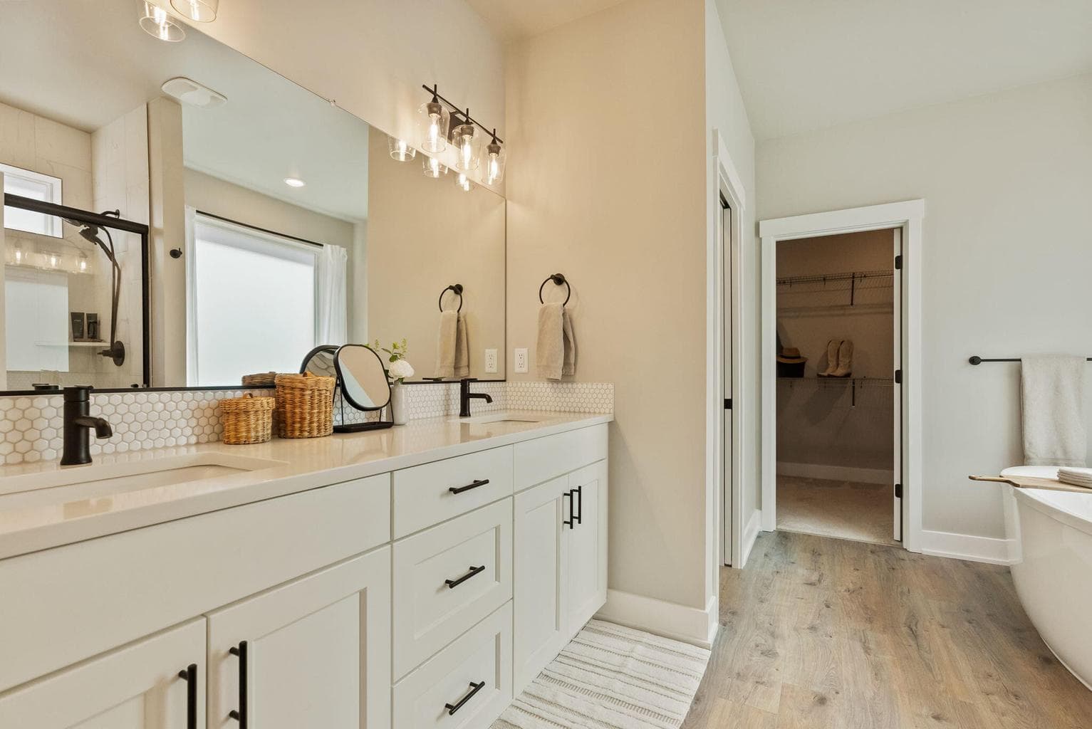 Photo of 3639 NE Desert Juniper Lane 25 of 52