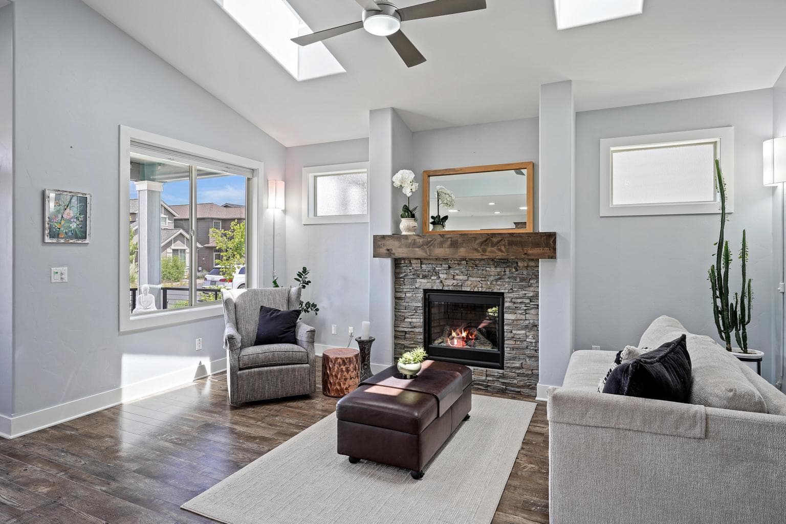Photo of 20839 Gateway Drive 8 of 41