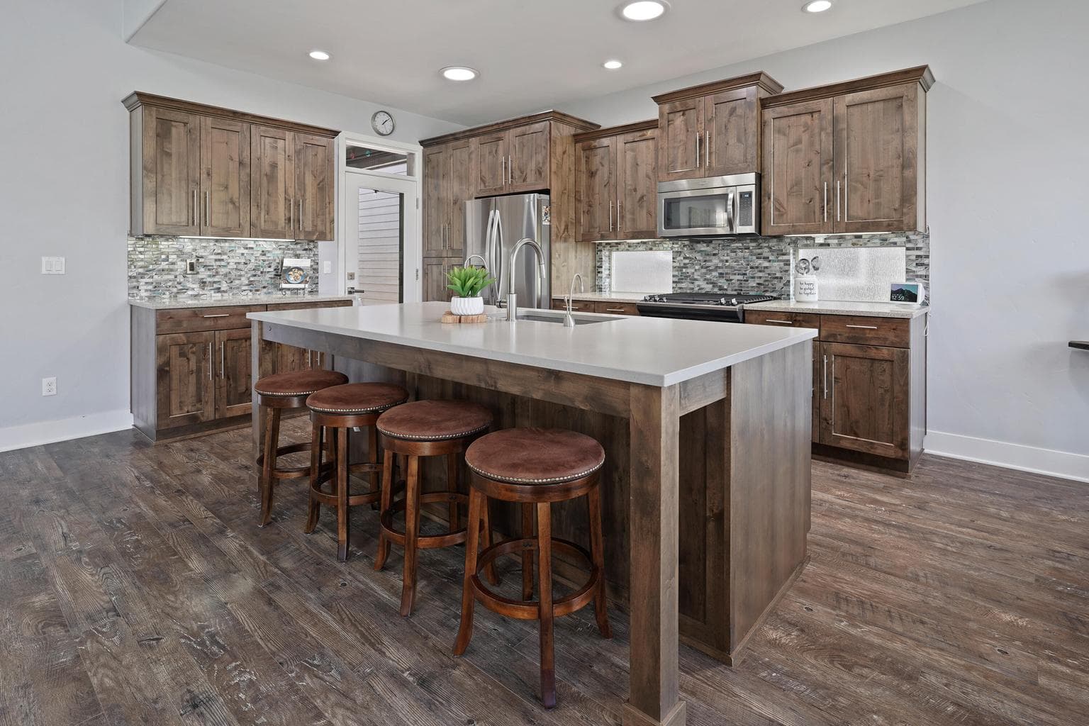 Photo of 20839 Gateway Drive 12 of 41