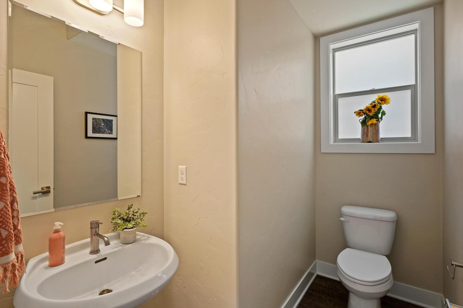 Photo of 20839 Gateway Drive 20 of 41