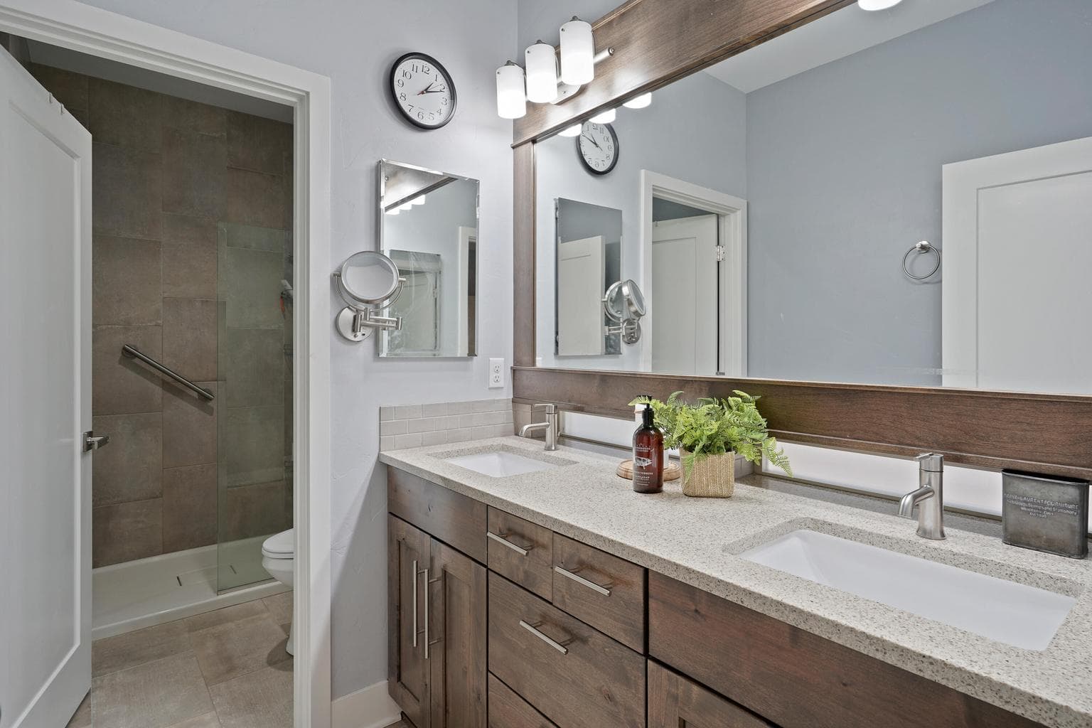 Photo of 20839 Gateway Drive 24 of 41