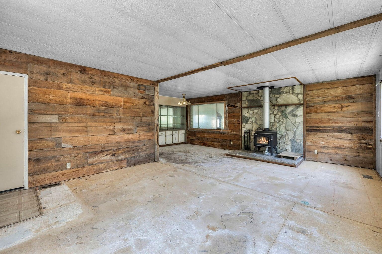 Photo of 16078 Amber Lane 6 of 44
