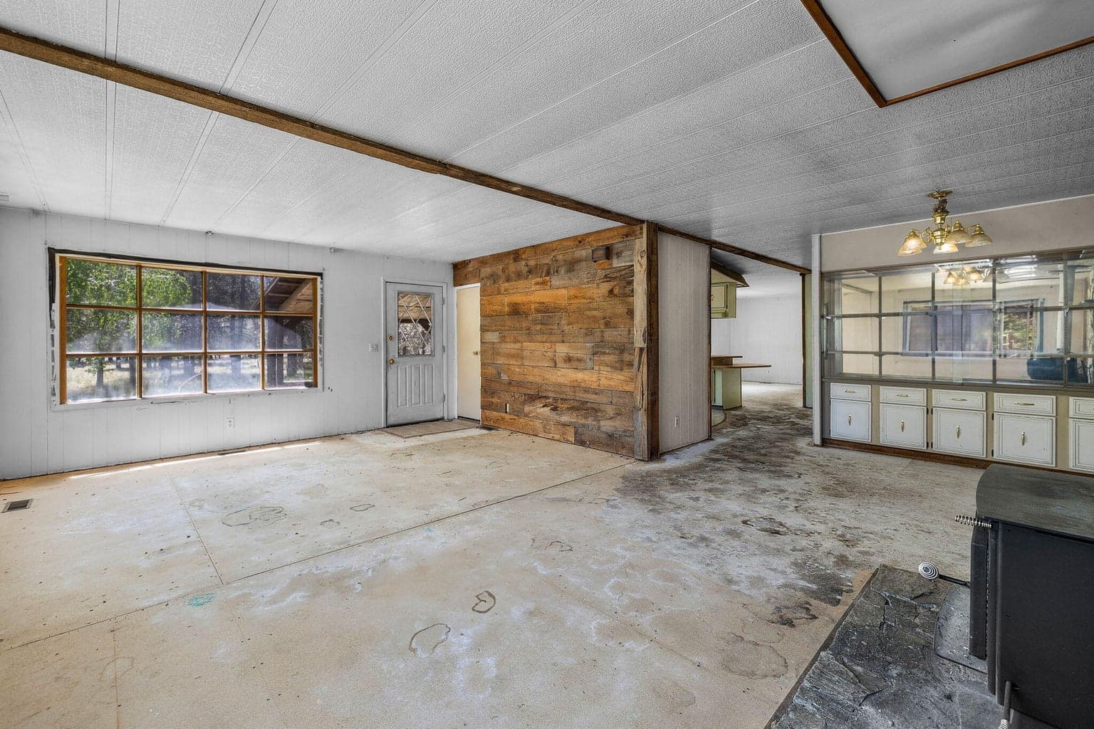 Photo of 16078 Amber Lane 7 of 44