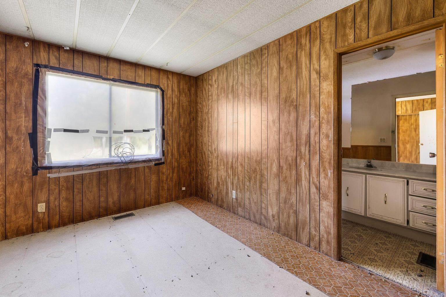 second bedroom