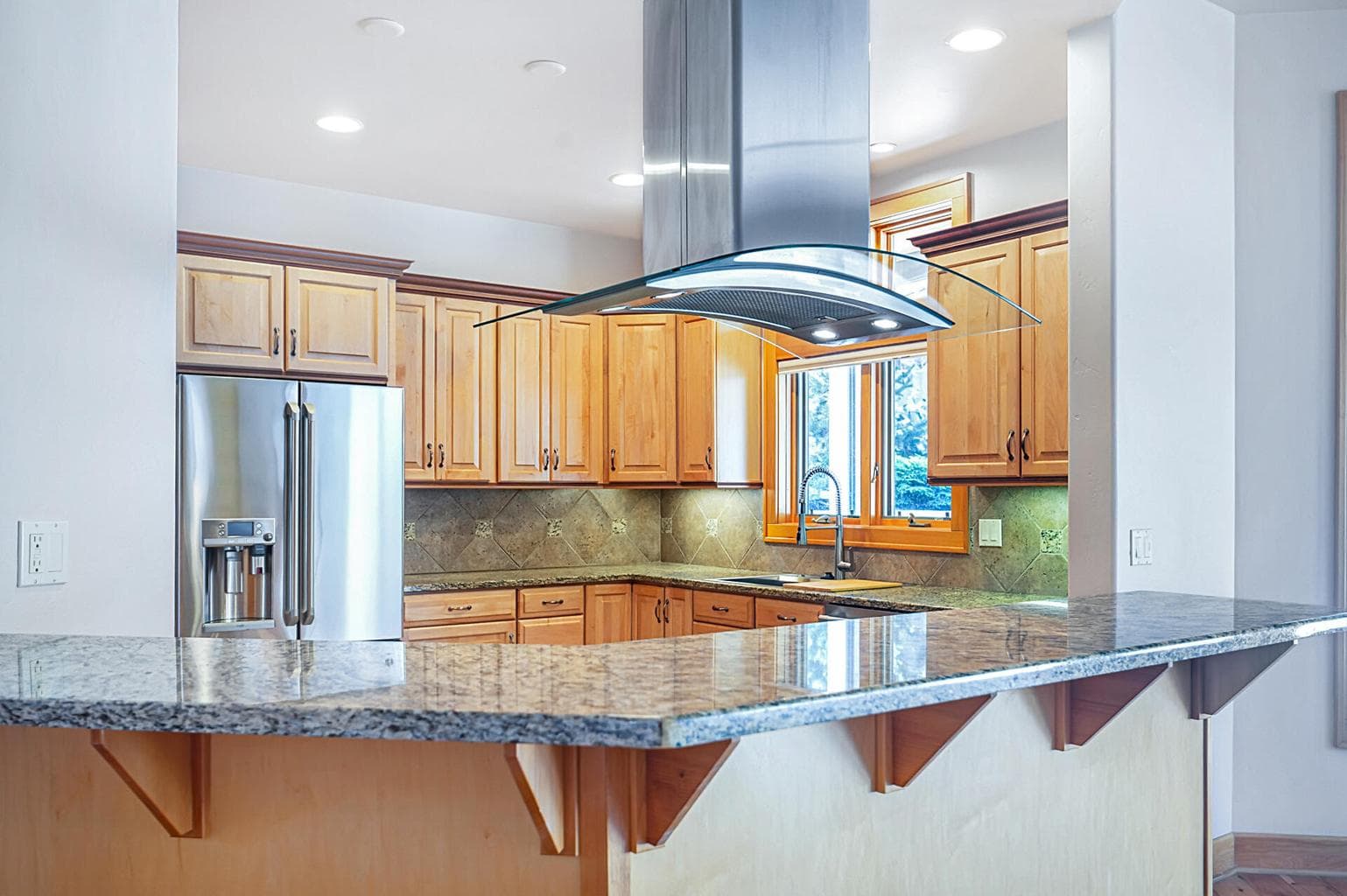 Photo of 3145 NW Colonial Drive 11 of 46