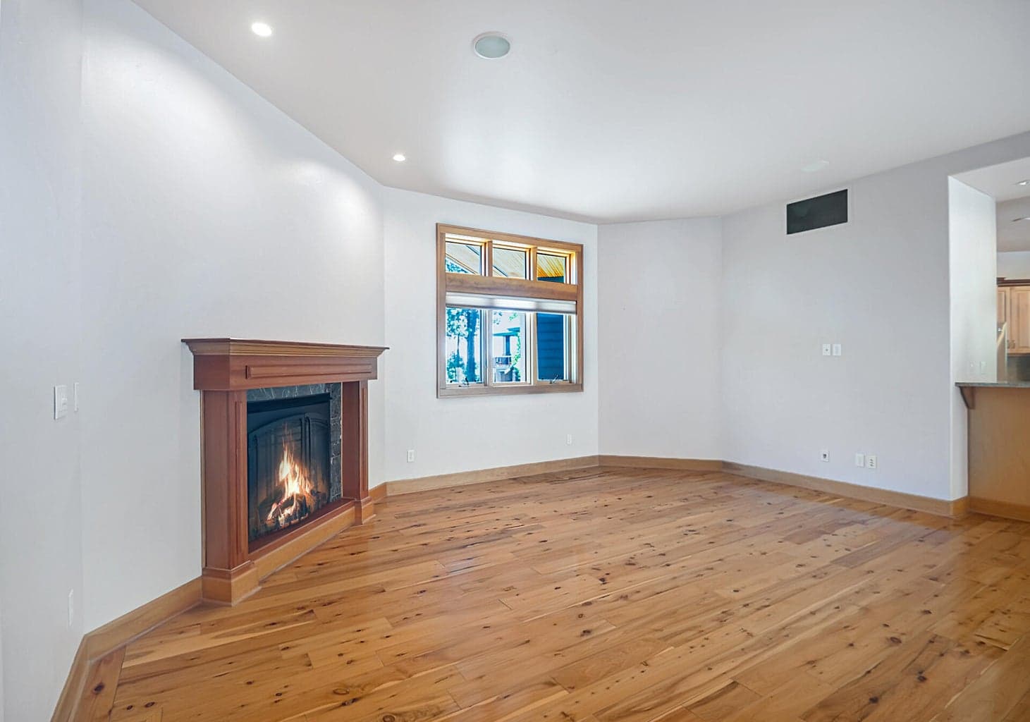 Photo of 3145 NW Colonial Drive 9 of 46
