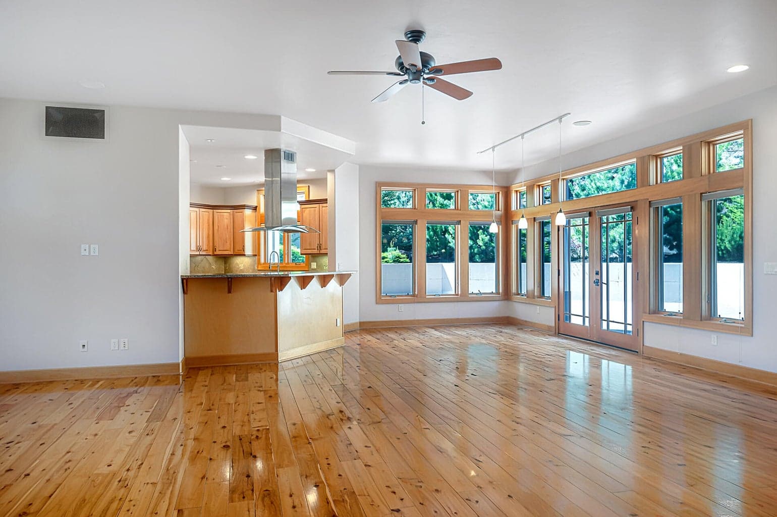 Photo of 3145 Colonial 5 of 46