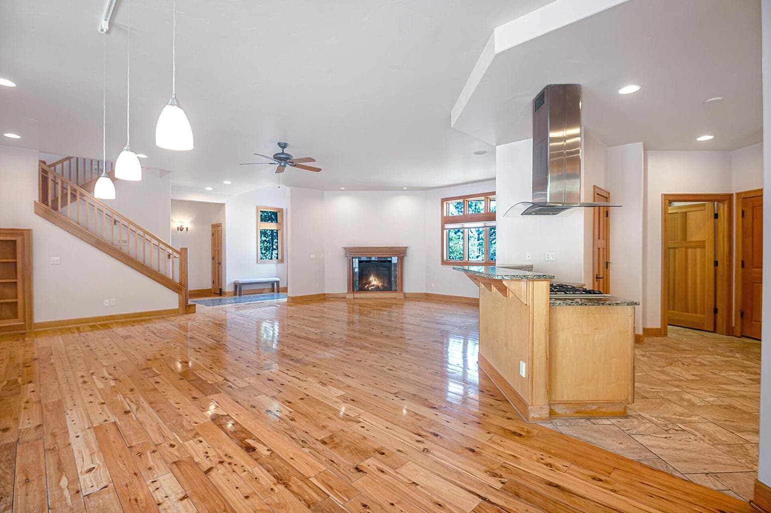 Photo of 3145 NW Colonial Drive 8 of 46