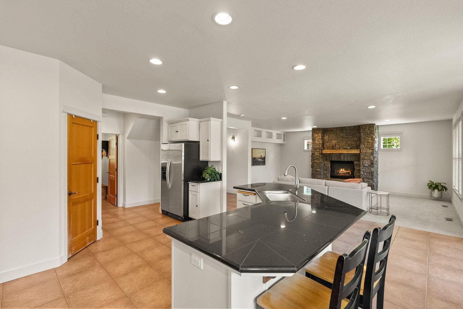 Photo of 2287 NW Meadow Court 15 of 57