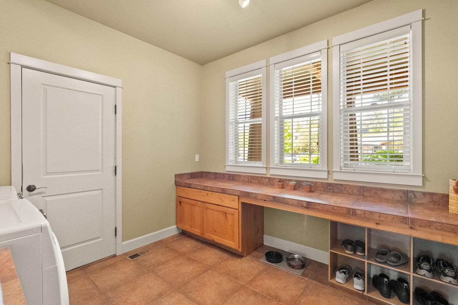 Photo of 2287 NW Meadow Court 35 of 57