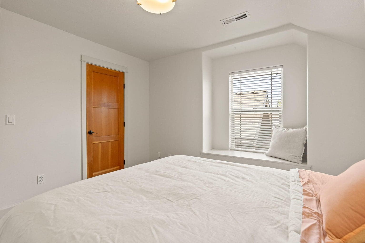 Photo of 2287 NW Meadow Court 30 of 57