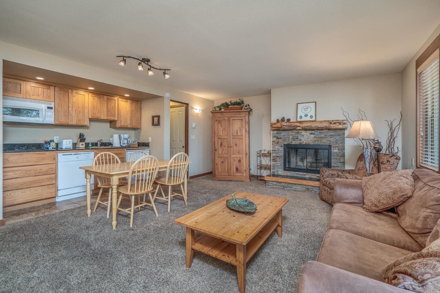 Photo of 18575 SW Century Drive 7 of 20