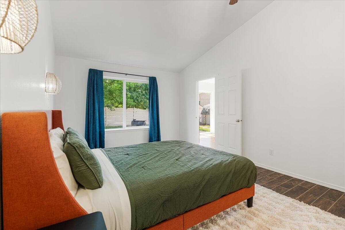 Photo of 2129 SW 35th Street 15 of 25