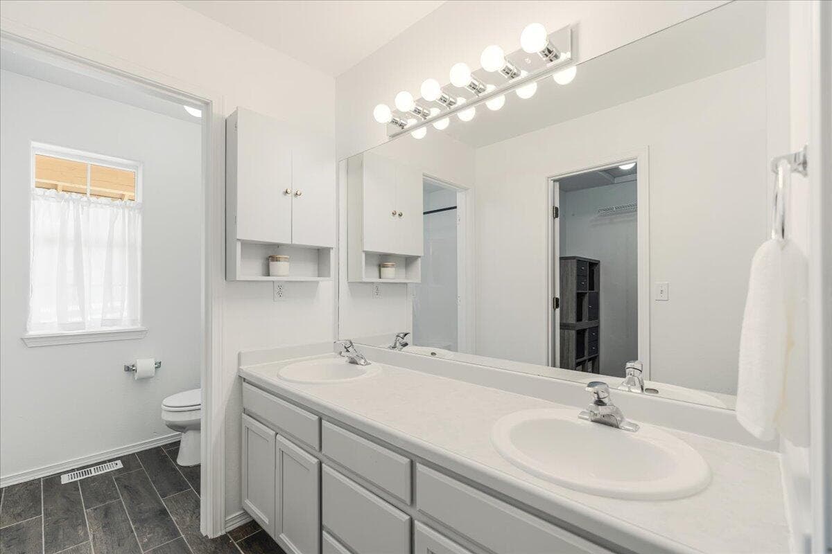 double vanity primary bath