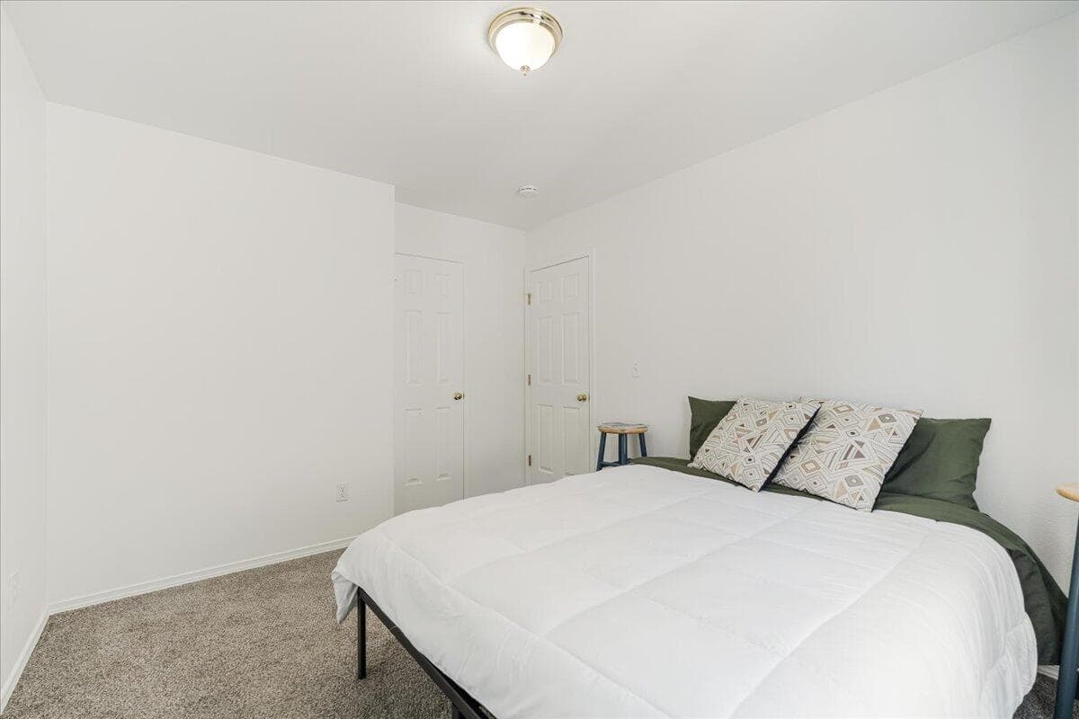Photo of 2129 SW 35th Street 19 of 25