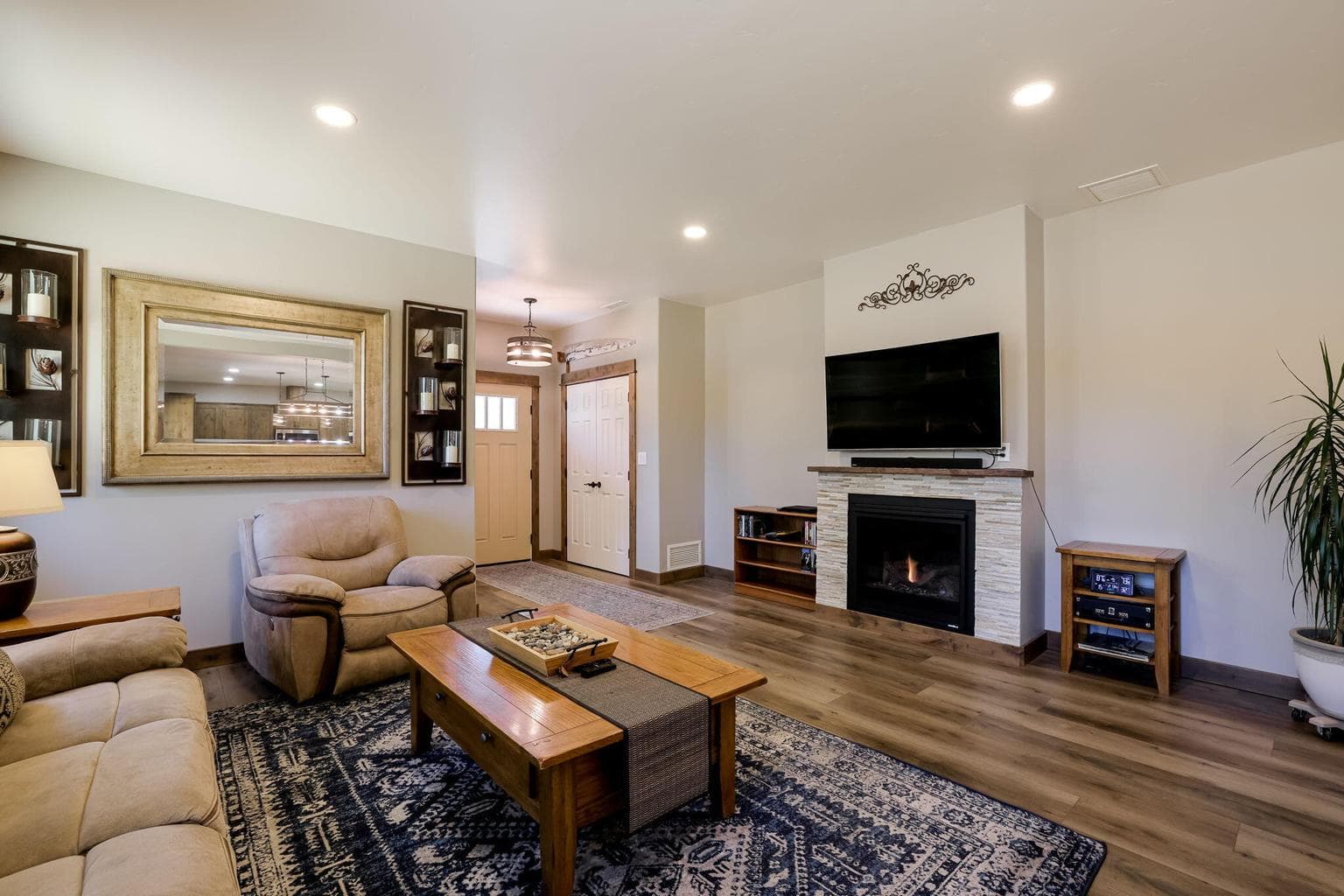 Photo of 16180 Sparks Drive 5 of 34