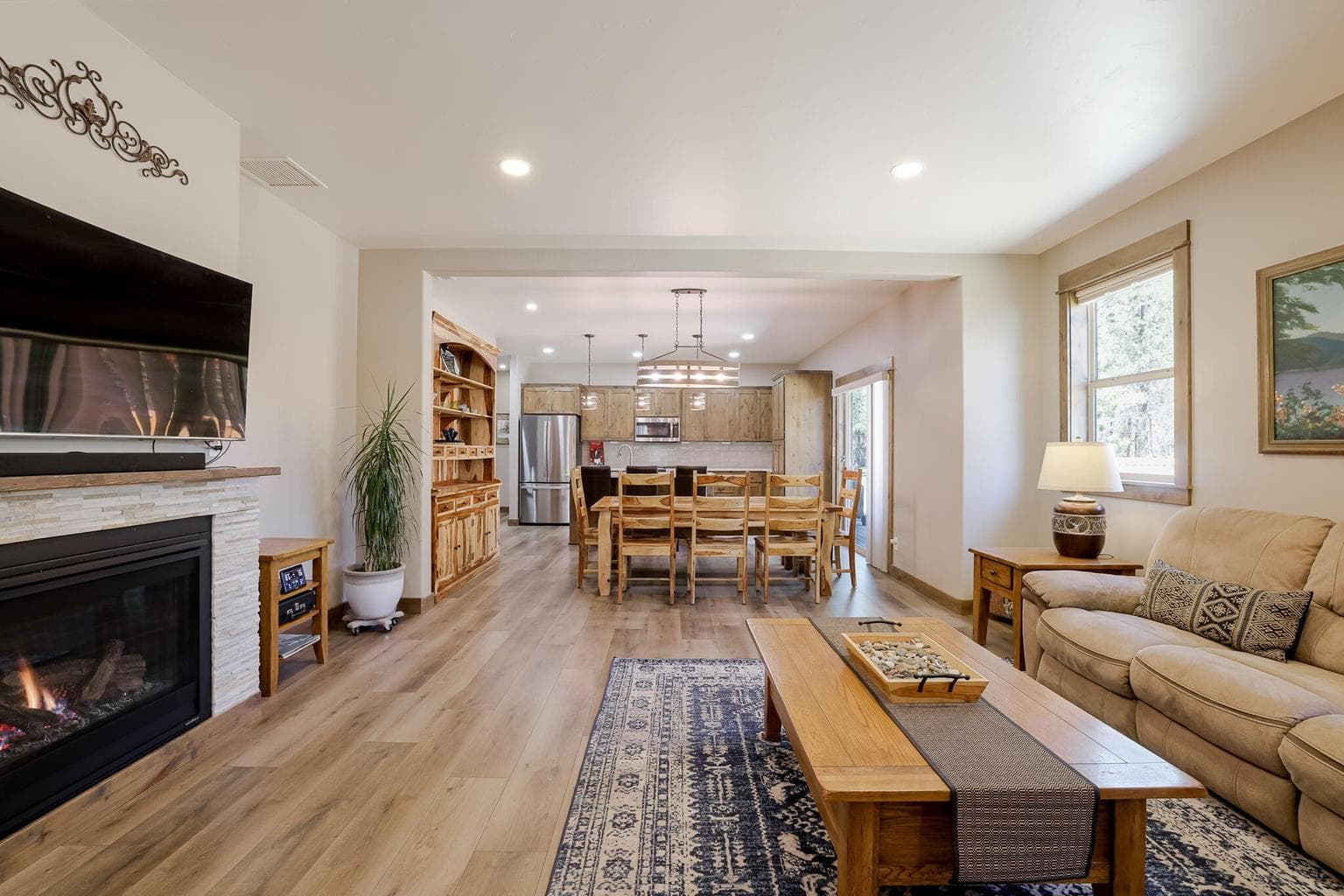 Photo of 16180 Sparks Drive 3 of 34