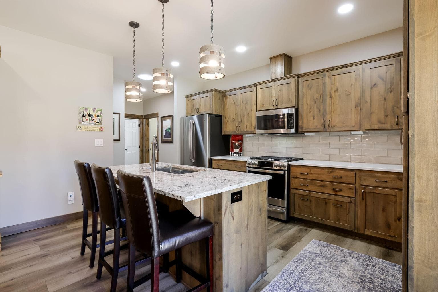 Photo of 16180 Sparks Drive 11 of 34