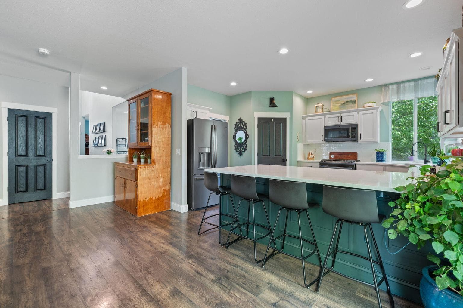 Photo of 2254 NE Arapahoe Court 7 of 42