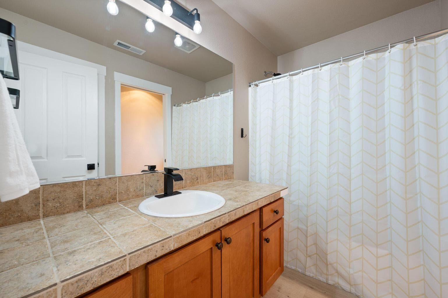 Photo of 2254 NE Arapahoe Court 34 of 42